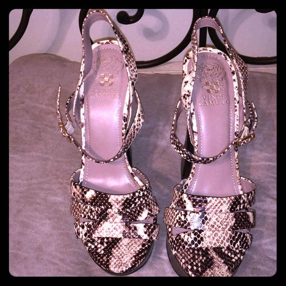 Women’s Heels Size 8 worn 1 time